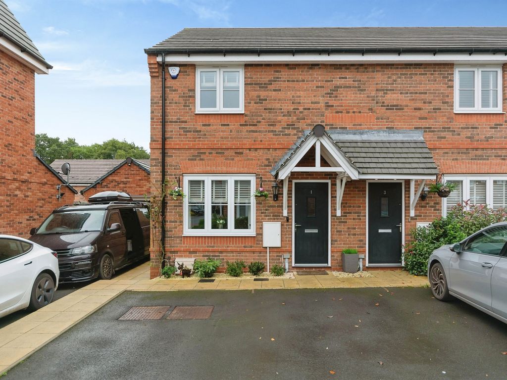 2 bed end terrace house for sale in Memorial Close, Cheswick Green, Solihull B90, £290,000