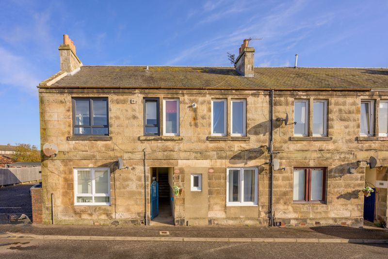 1 bed flat for sale in Rumblingwell, Dunfermline KY12, £74,950