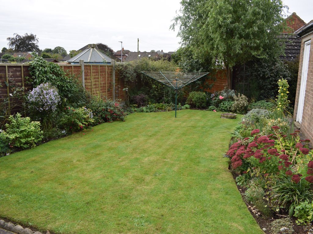 3 bed detached bungalow for sale in York Road, Brigg DN20, £195,000