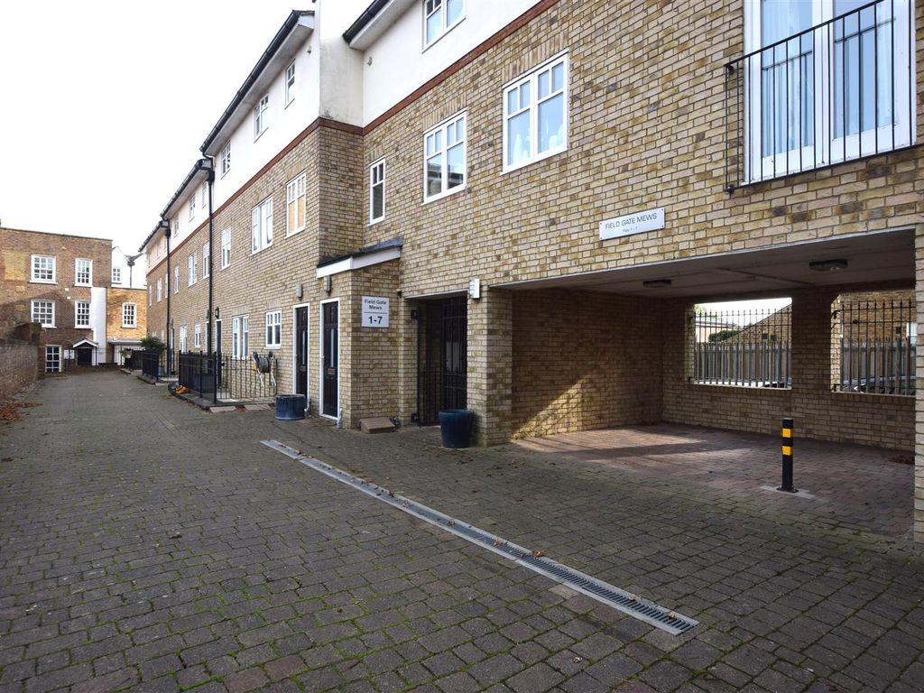 1 bed flat for sale in Field Gate House, Watford Field Road, Watford WD18, £235,000