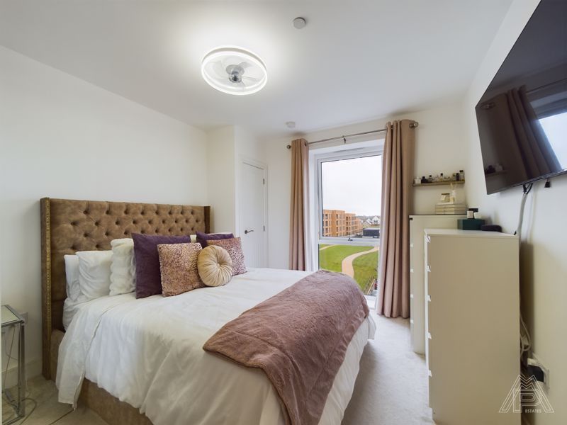 1 bed flat for sale in Windstar Drive, South Ockendon RM15, £230,000