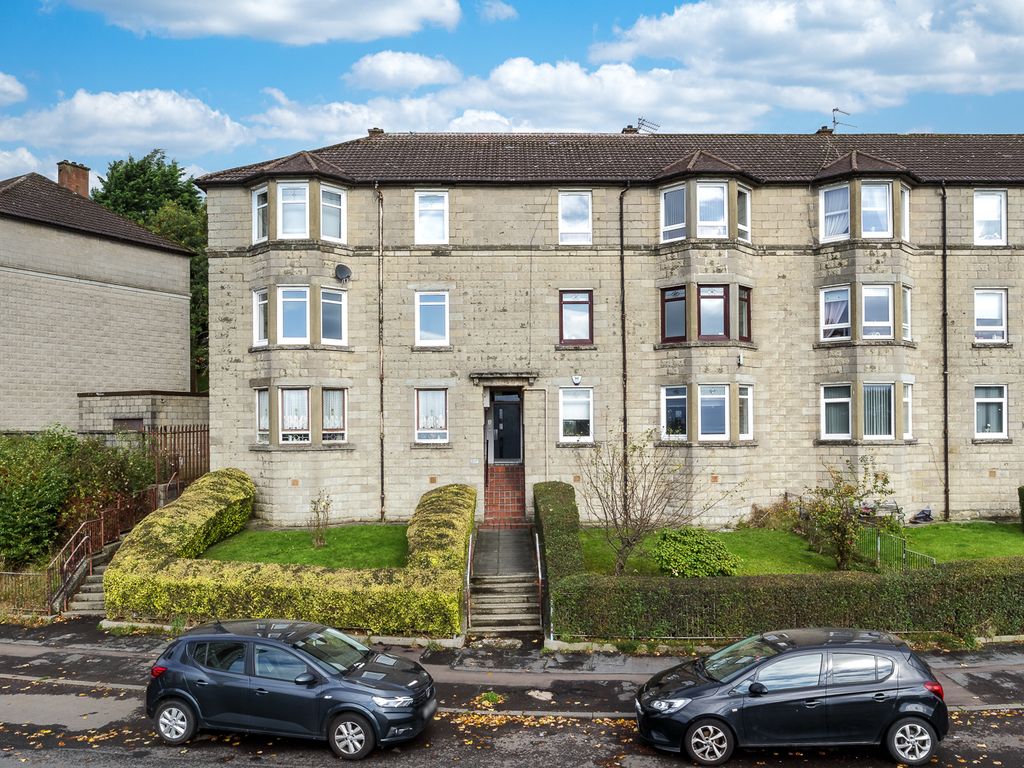 2 bed flat for sale in Edgefauld Road, Springburn, Glasgow G21, £85,000