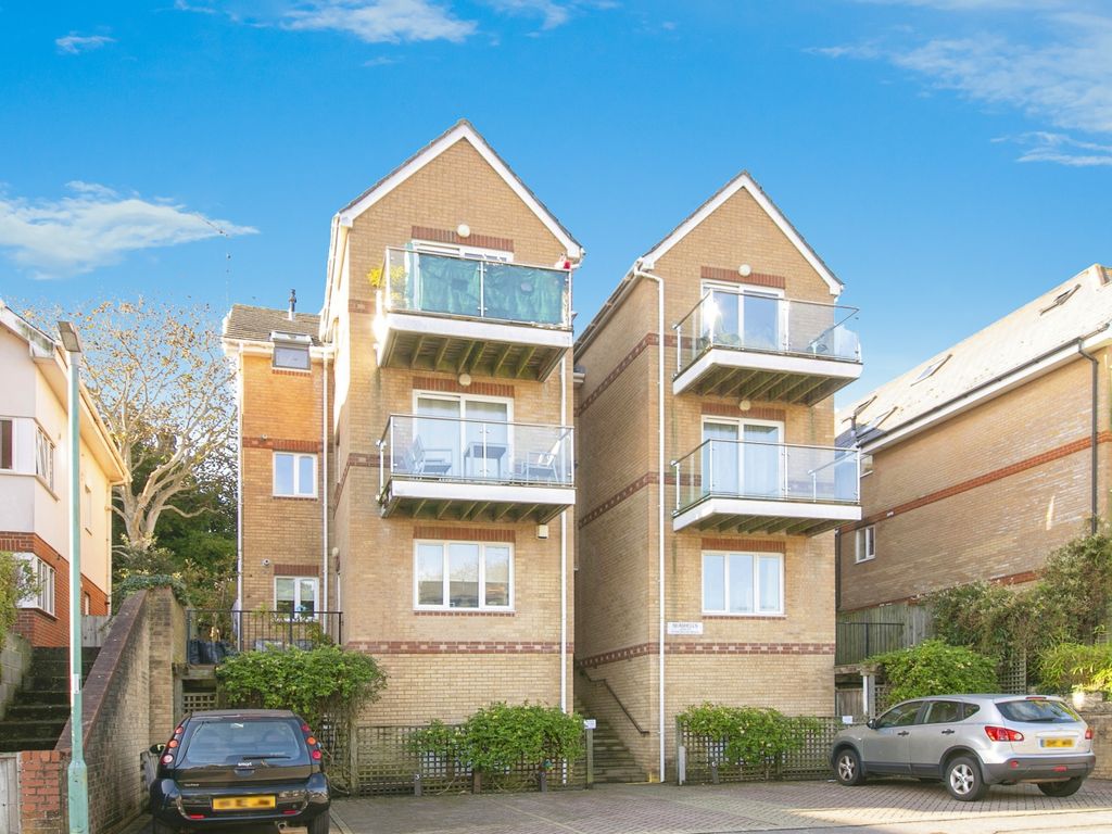 2 bed flat for sale in Studland Road, Alum Chine, Bournemouth, Dorset BH4, £240,000