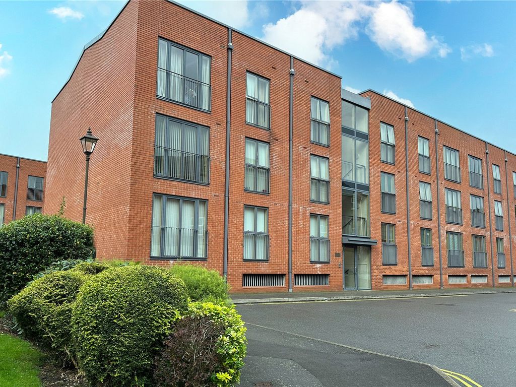 2 bed flat for sale in Ascote Lane, Dickens Heath, Shirley, West Midlands B90, £195,000