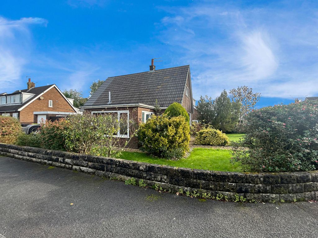 3 bed detached house for sale in Northgate, Goosnargh PR3, £220,000