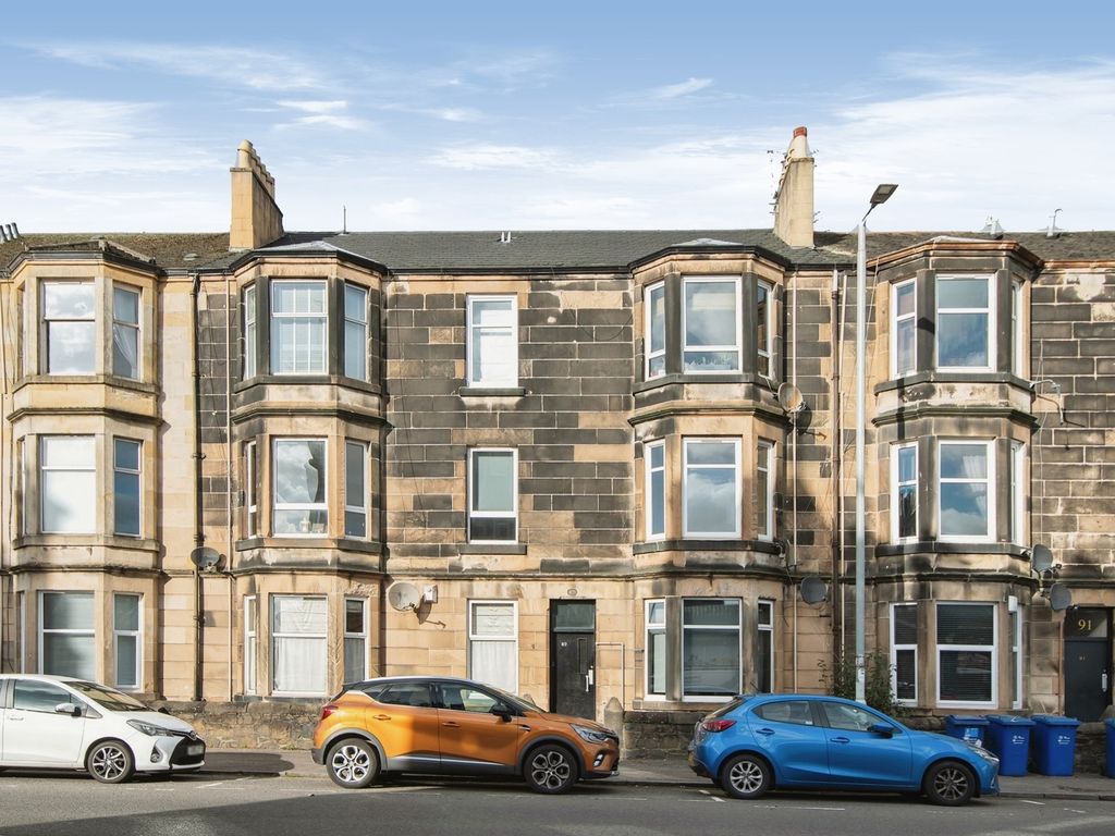 2 bed flat for sale in Glasgow Road, Paisley PA1, £90,000
