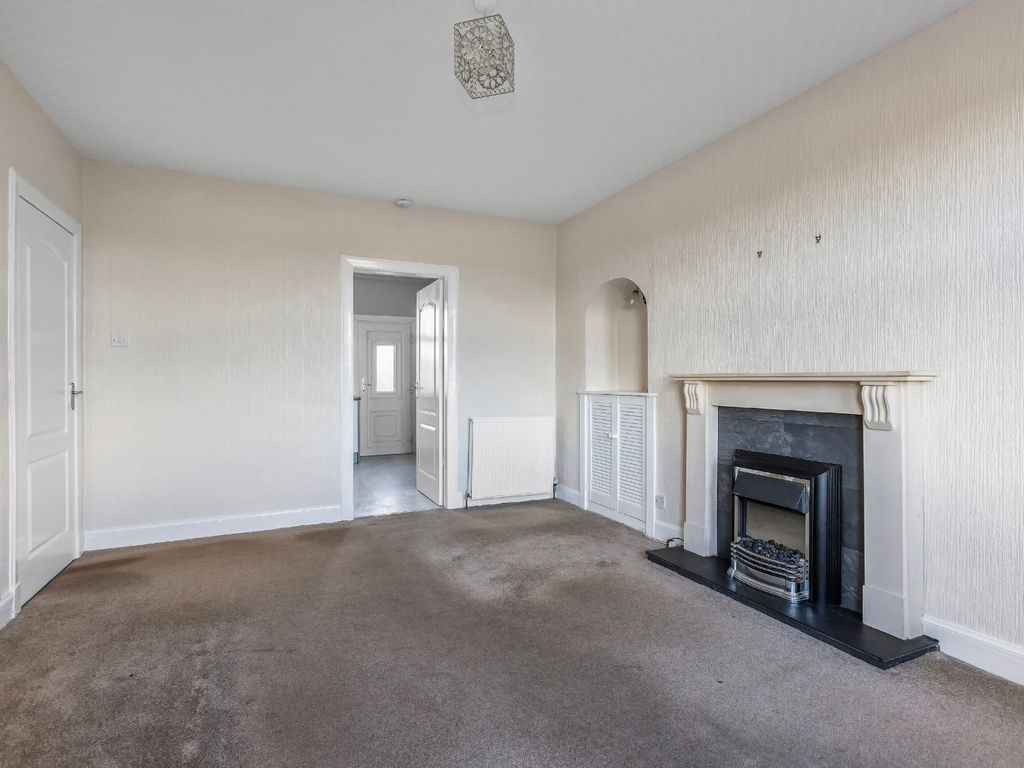 3 bed flat for sale in 23 Pentland Avenue, Gowkshill EH23, £140,000