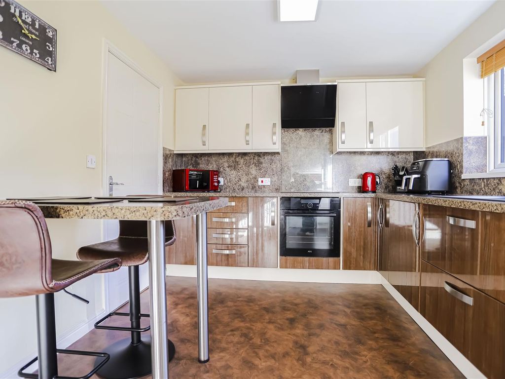4 bed detached house for sale in Crambe Heights, Lower Darwen, Darwen BB3, £260,000