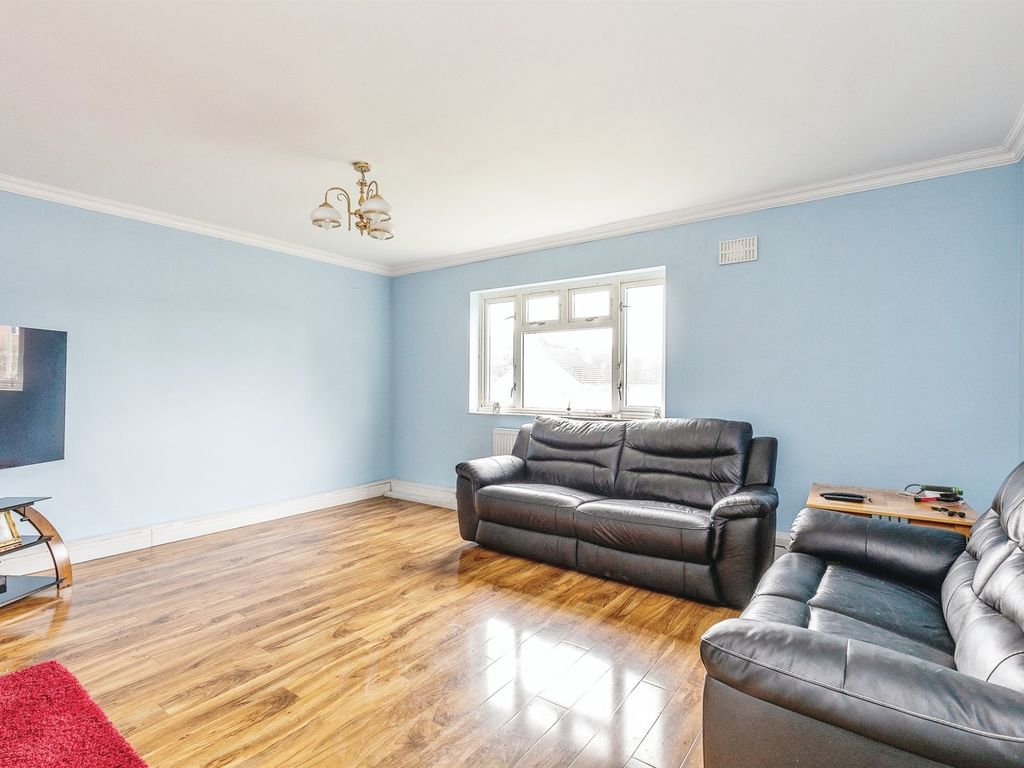 2 bed flat for sale in Fitchett Walk, Henbury, Bristol BS10, £190,000