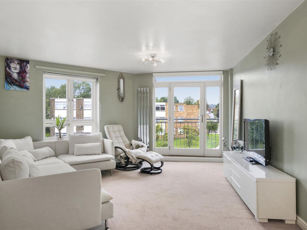 1 bed flat for sale in Watford Road, Wembley HA0, £299,999
