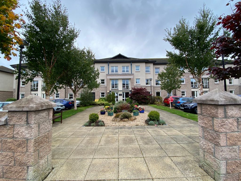 1 bed flat for sale in Royal Ness Court, Inverness IV3, £110,000