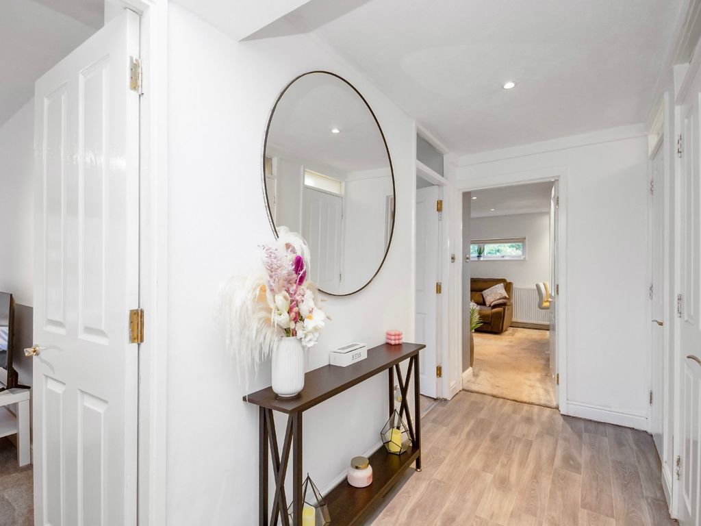 2 bed flat for sale in 46R, Barntongate Avenue, Barnton, Edinburgh EH4, £180,000