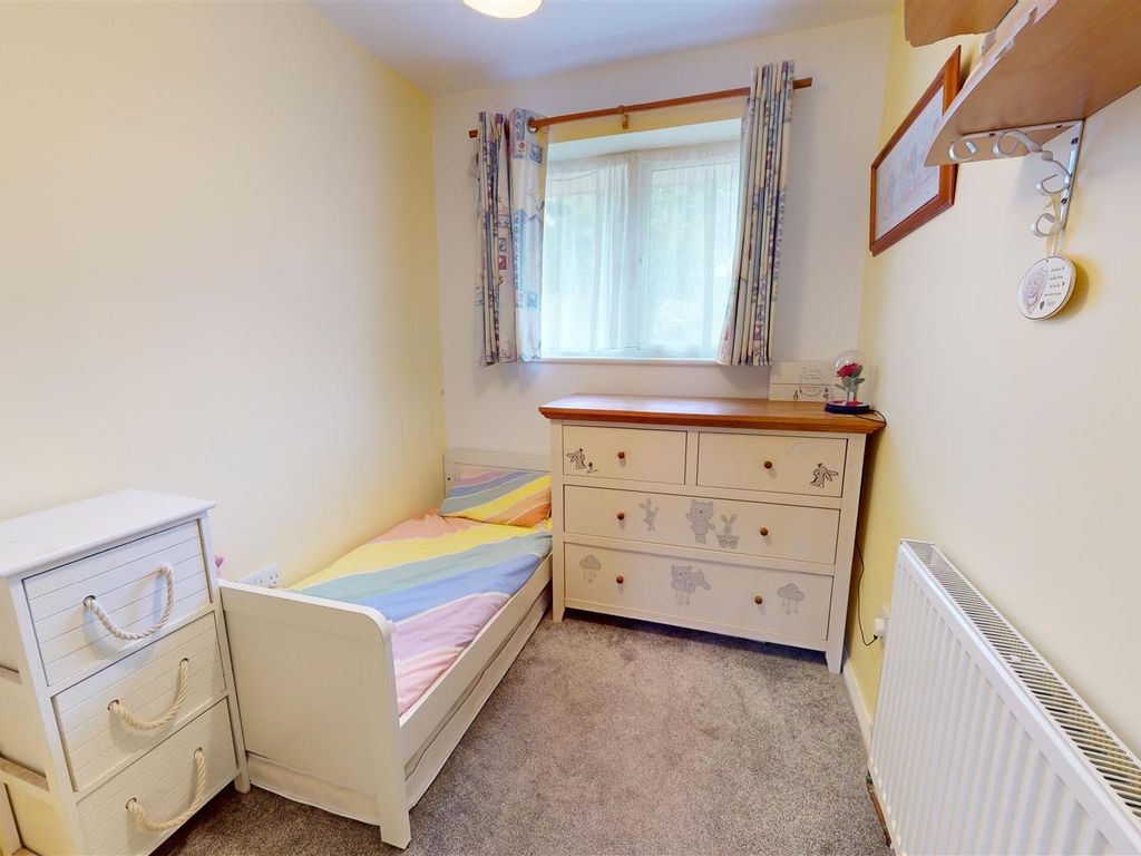 2 bed terraced house for sale in Lorton Close, Gravesend DA12, £300,000