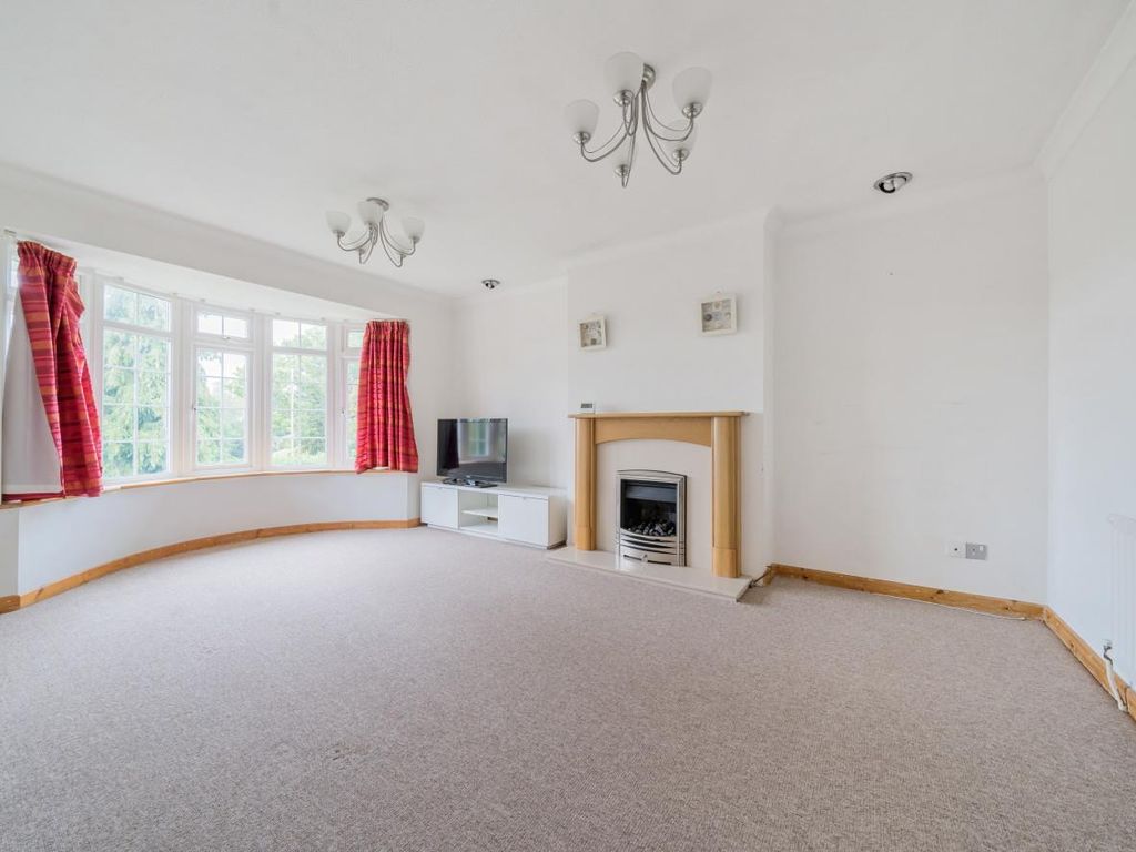 2 bed maisonette for sale in Kingsway, Hiltingbury, Chandler's Ford SO53, £250,000