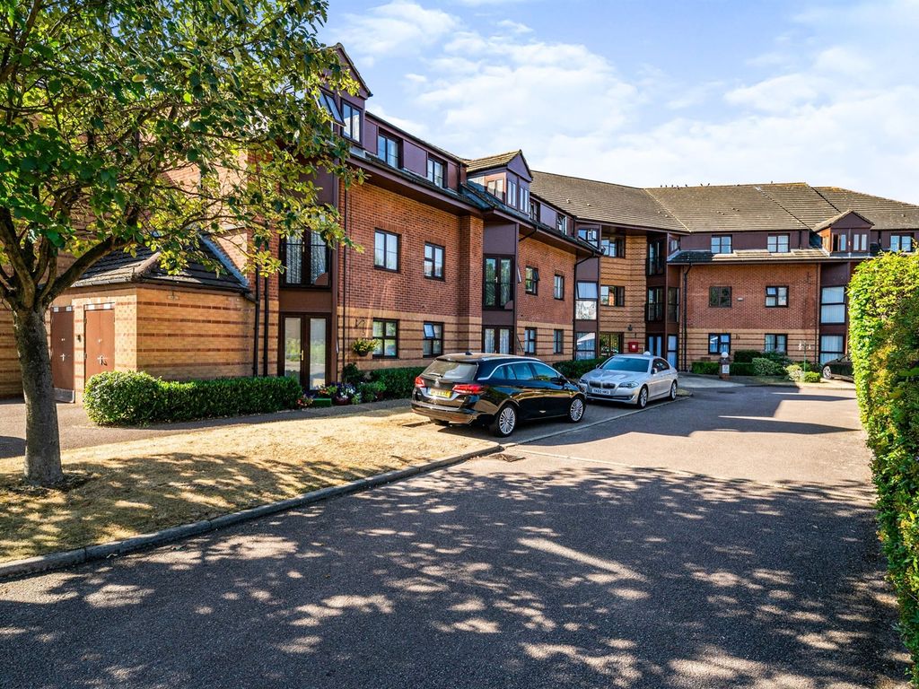 1 bed property for sale in Roseacre Gardens, Welwyn Garden City AL7, £135,000