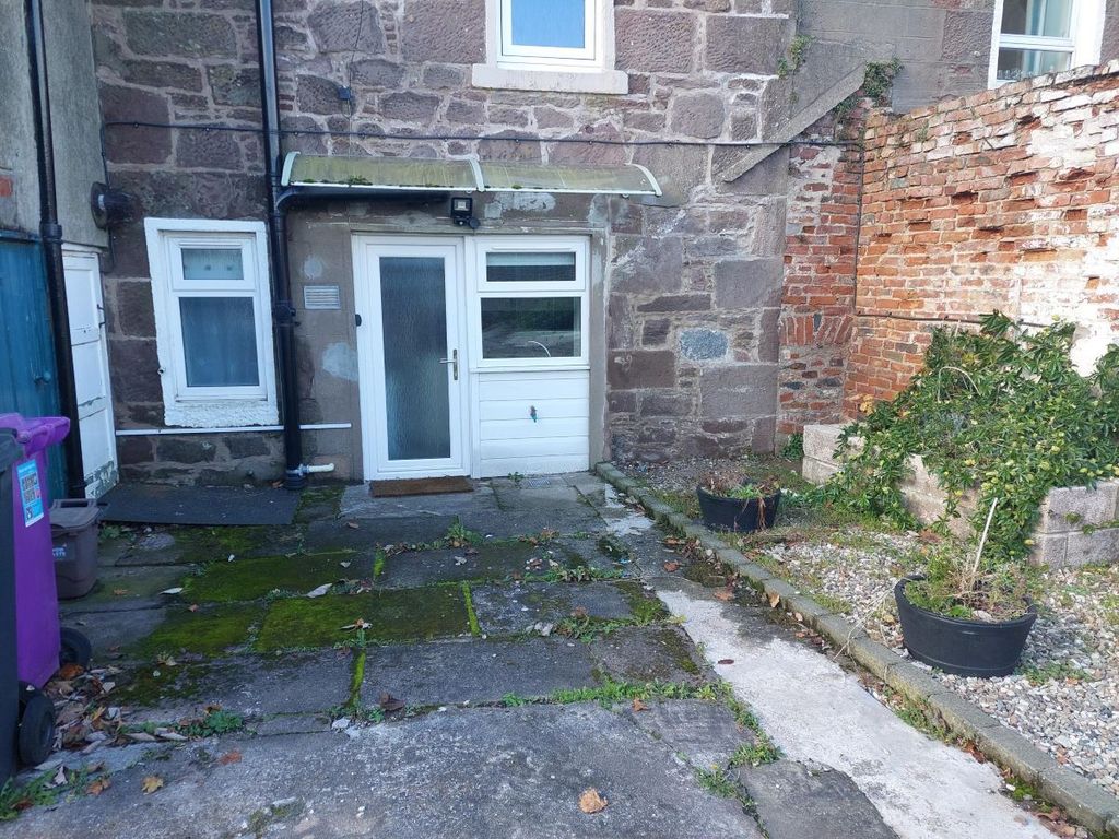 2 bed flat for sale in St. Peters Place, Montrose DD10, £73,000