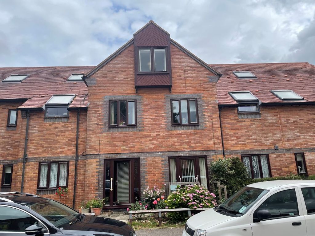 1 bed flat for sale in 61 Sharman Beer Court, Thame, Oxfordshire OX9, £65,000