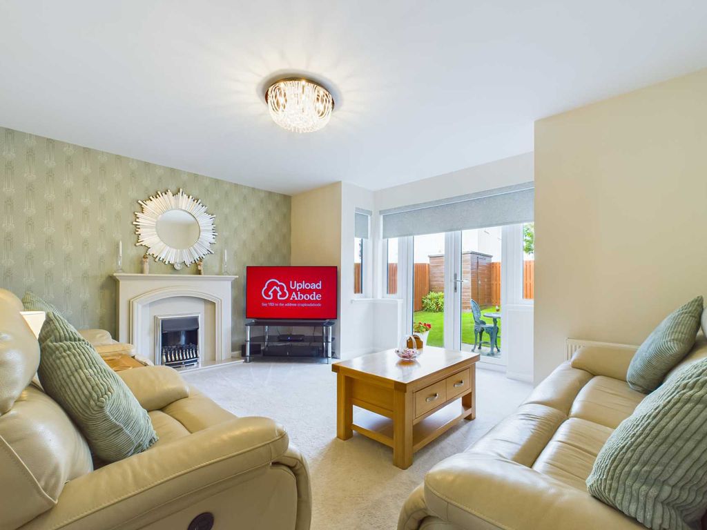 4 bed detached house for sale in Shankly Drive, Morningside ML2, £240,000