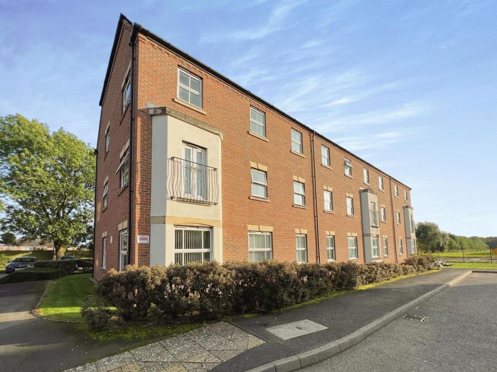 2 bed flat for sale in Pipers Court, Beanfield Avenue, Finham CV3, £145,000