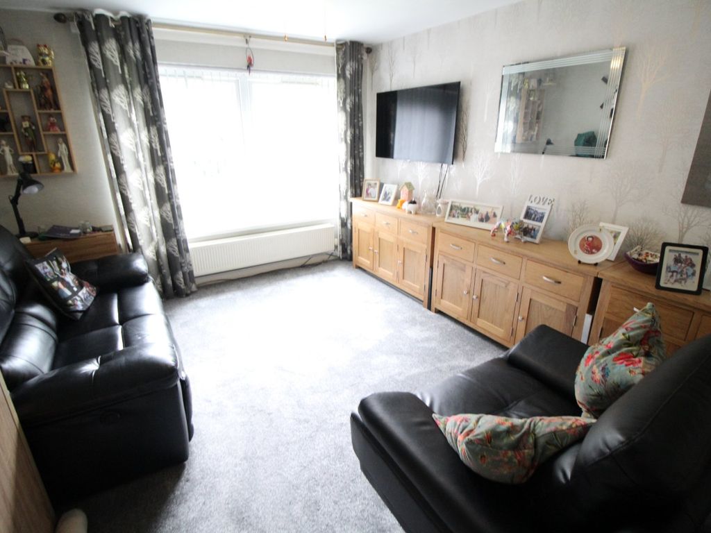 1 bed flat for sale in Church Way, Bedworth, Warwickshire CV12, £90,000