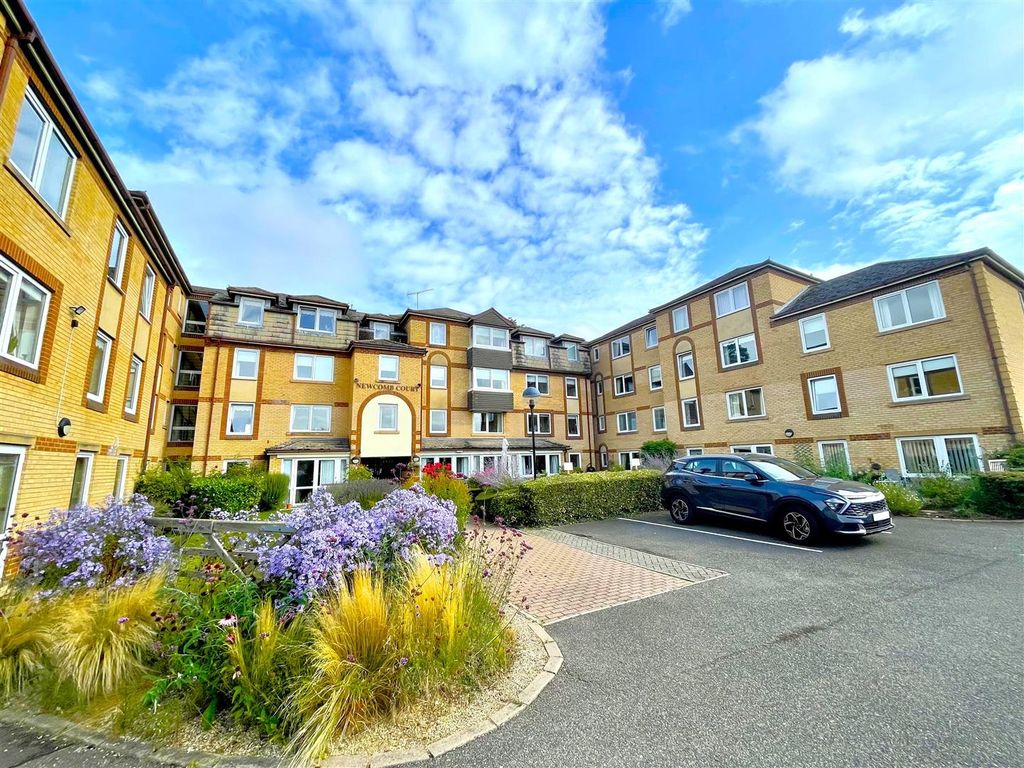 1 bed flat for sale in Newcomb Court, Stamford PE9, £87,500