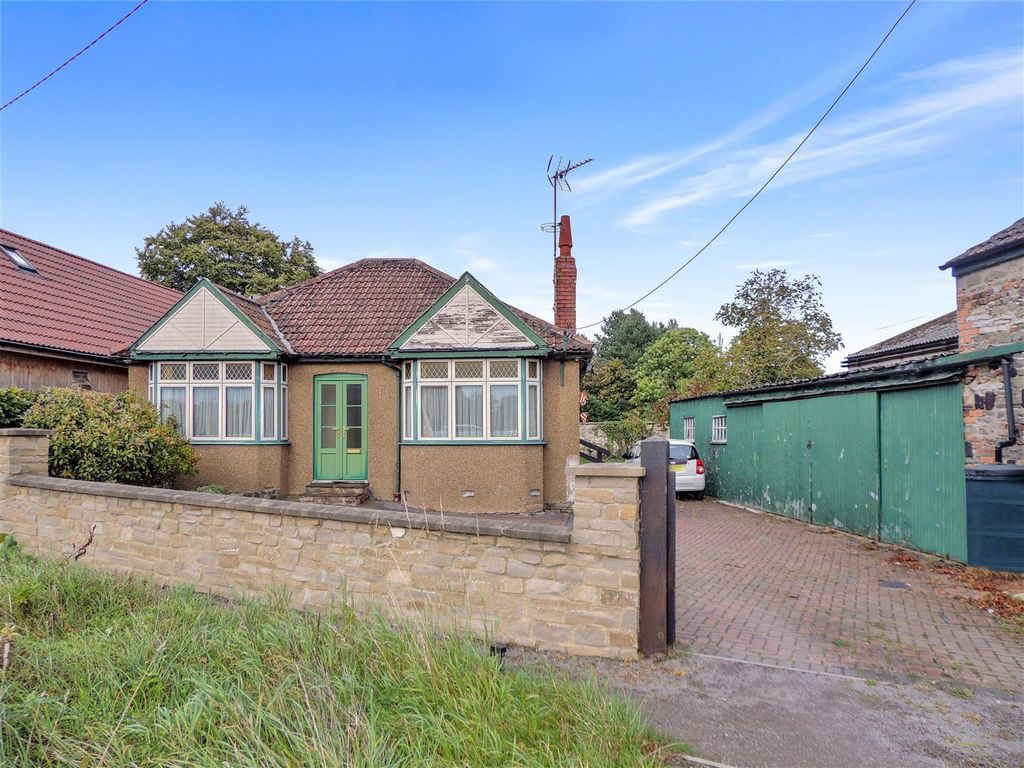 3 bed detached bungalow for sale in London Road, Warmley, Bristol BS30, £275,000
