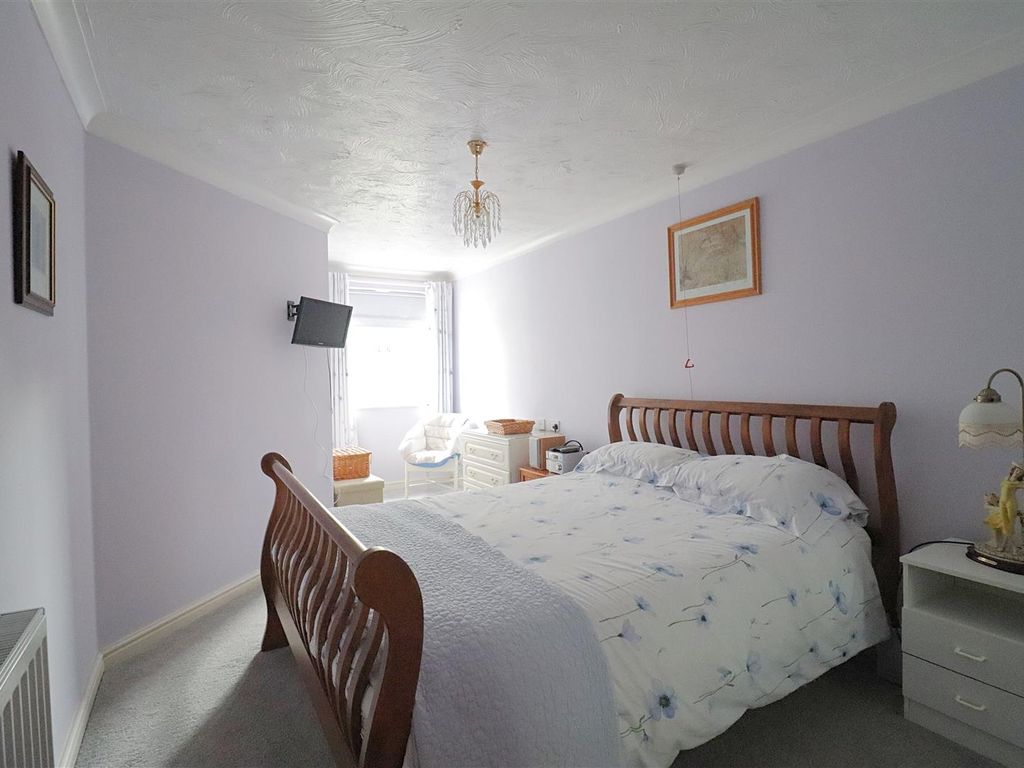 1 bed flat for sale in Railway Street, Braintree CM7, £100,000