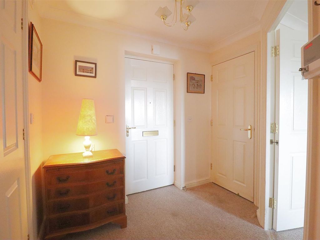 1 bed flat for sale in Railway Street, Braintree CM7, £100,000