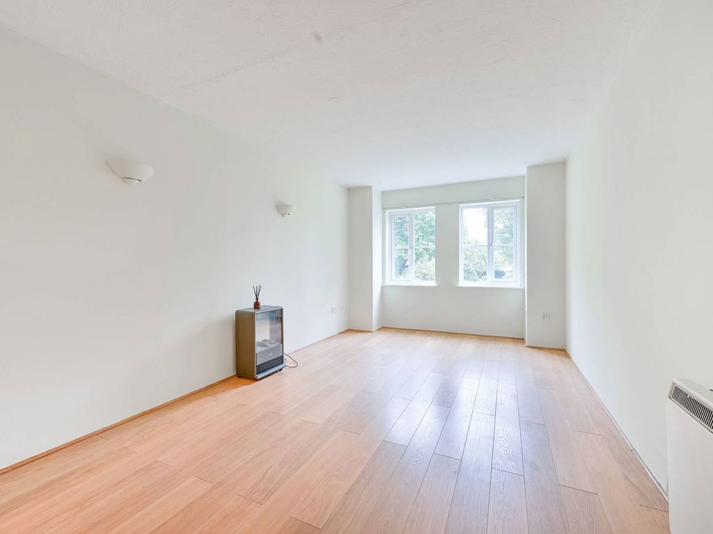 1 bed flat for sale in Blakesley Avenue, Ealing, London W5, £225,000