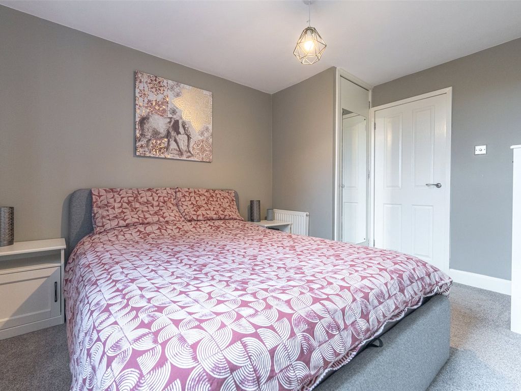 3 bed maisonette for sale in Fair A Far, Edinburgh EH4, £225,000