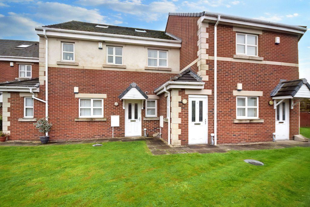2 bed flat for sale in Church Gardens, Middlestown, Wakefield, West Yorkshire WF4, £120,000