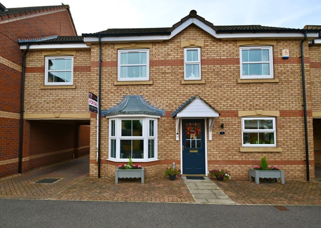4 bed detached house for sale in Vulcan Mews, Auckley, Doncaster DN9, £249,950