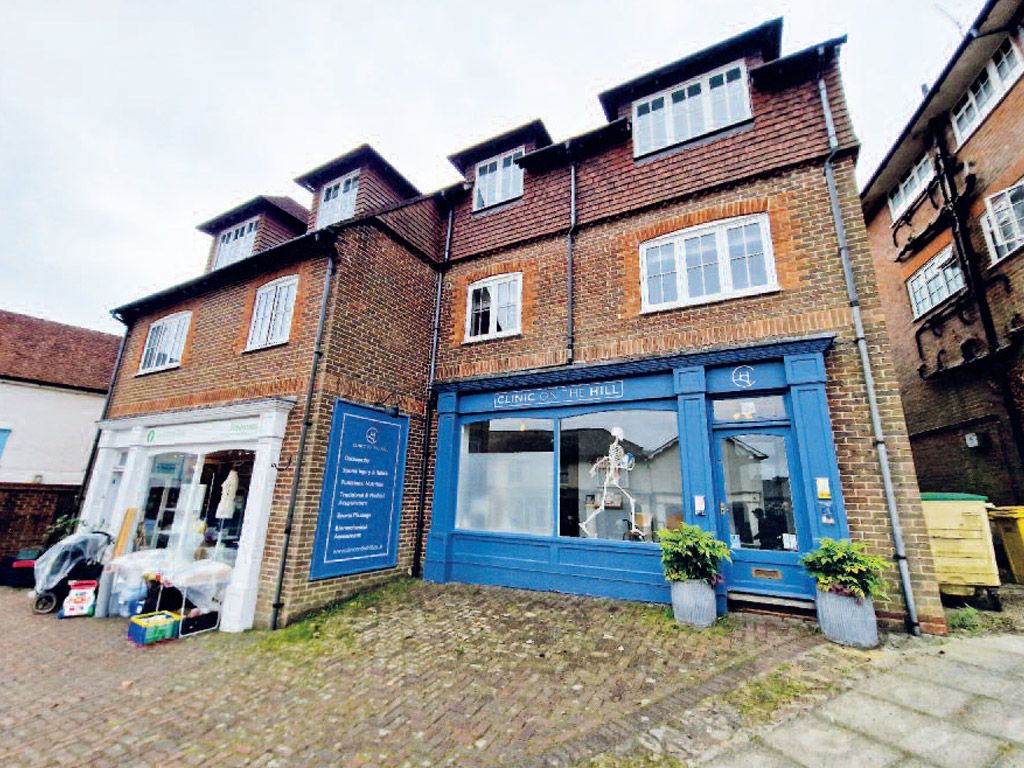 Retail premises for sale in High Street, Haslemere GU27, £375,000