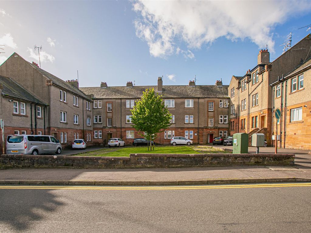 2 bed flat for sale in Tay Street, Monifieth, Dundee DD5, £128,000