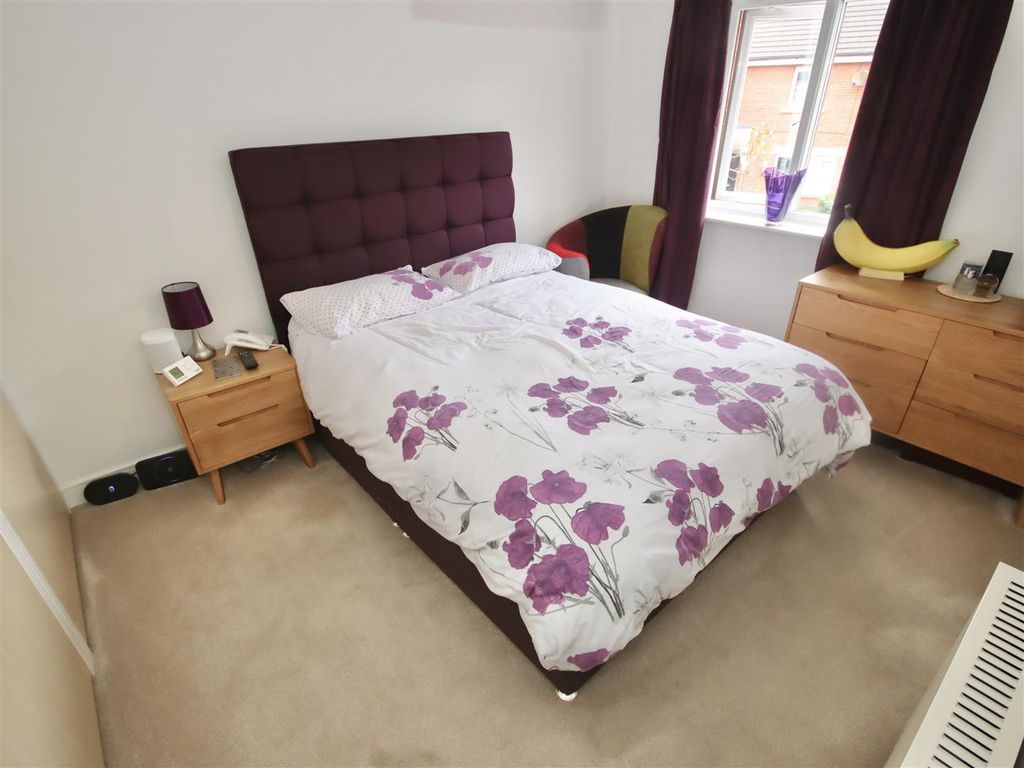 2 bed flat for sale in Barley Leaze, Allington, Chippenham SN14, £180,000