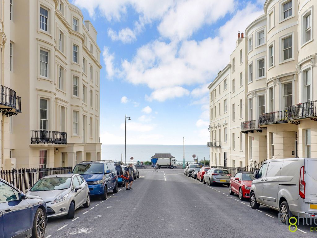 1 bed flat for sale in Eaton Place, Brighton, East Sussex BN2, £150,000