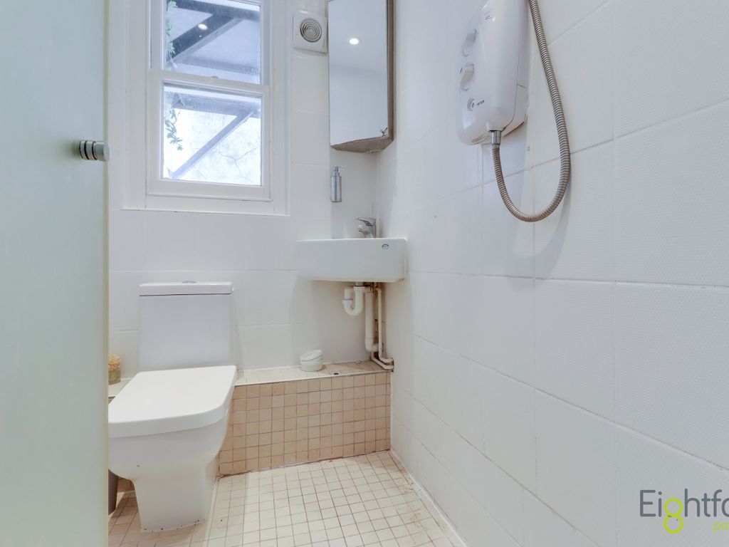 1 bed flat for sale in Eaton Place, Brighton, East Sussex BN2, £150,000