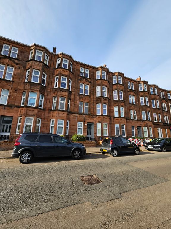 2 bed flat for sale in Maukinfauld Road, Glasgow G32, £87,500