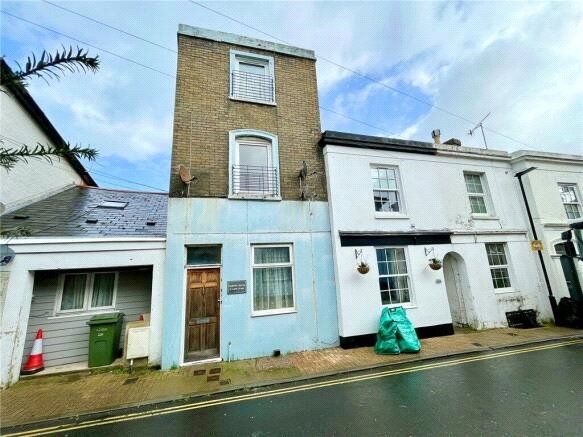 1 bed flat for sale in Castle Street, Ryde PO33, £110,000