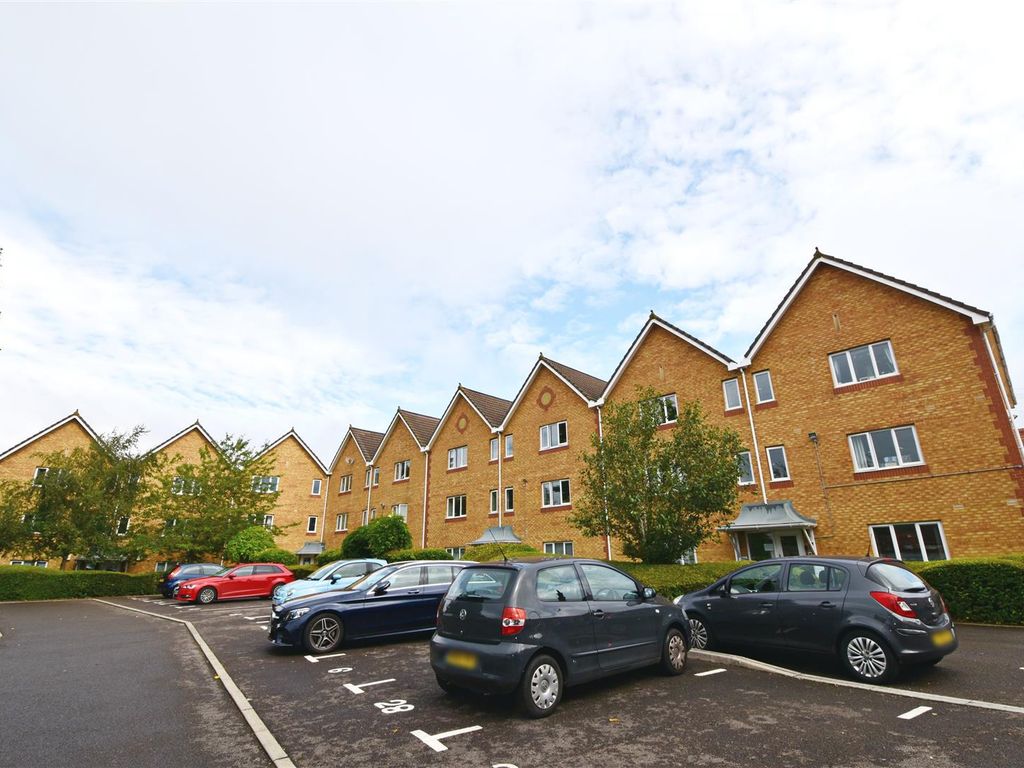 2 bed flat for sale in Maxse Road, Knowle, Bristol BS4, £245,000