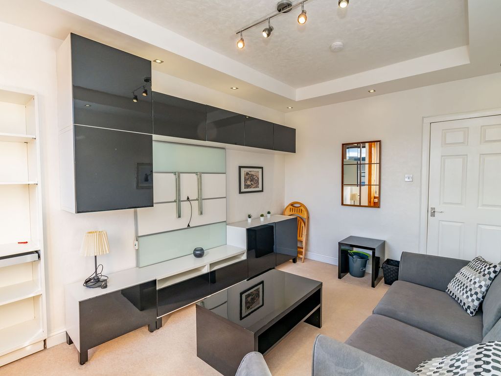 1 bed flat for sale in South Lorne Place, Edinburgh EH6, £160,000