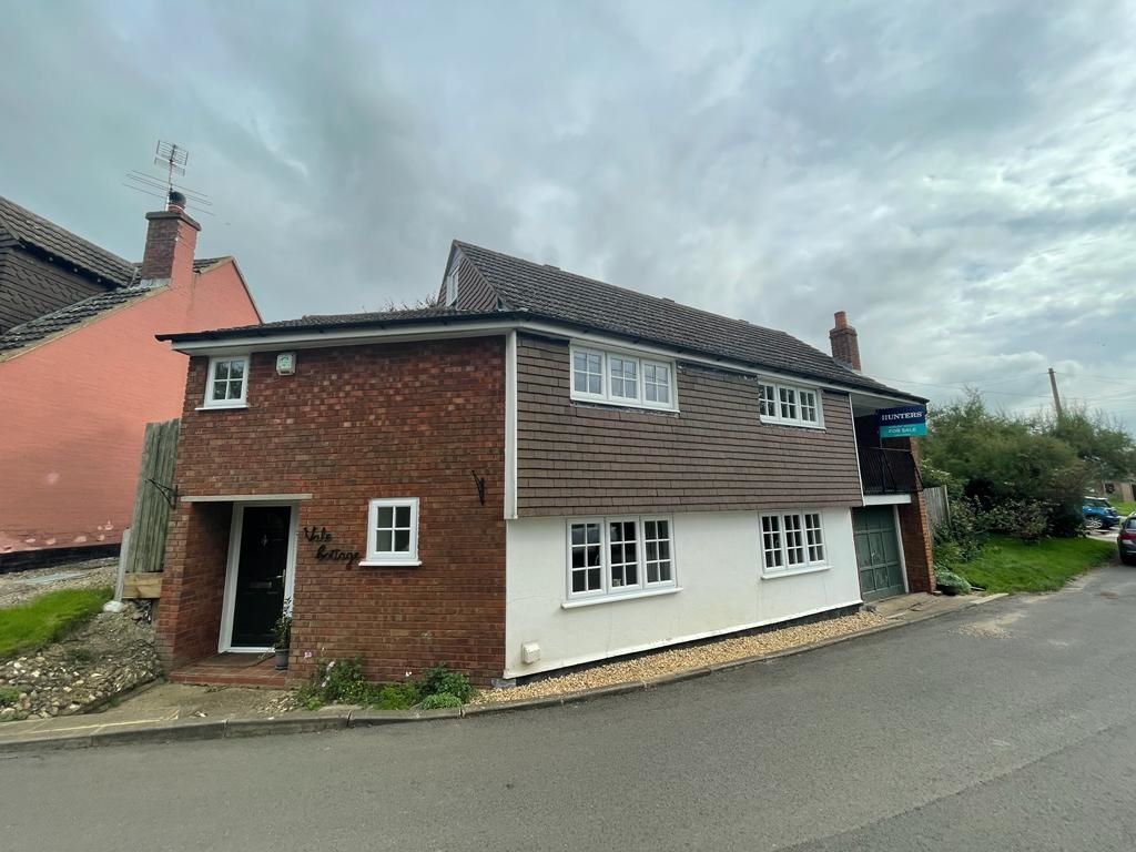 3 bed detached house for sale in Vale Cottage, 19 Church Street, Wingrave, Buckinghamshire HP22, £300,000