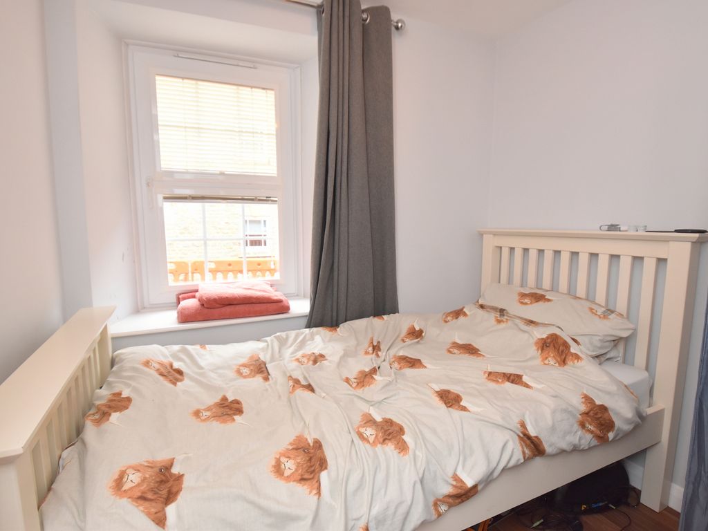 2 bed flat for sale in Wincanton, Somerset BA9, £130,000