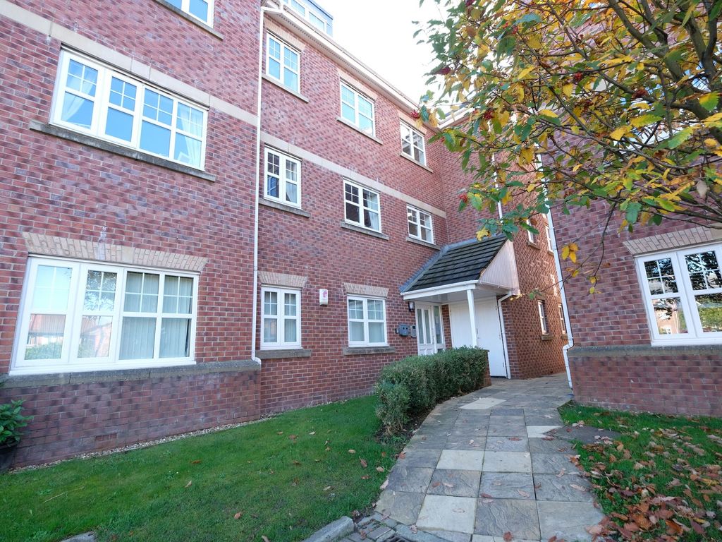 2 bed flat for sale in Ellesmere Green, Eccles M30, £160,000