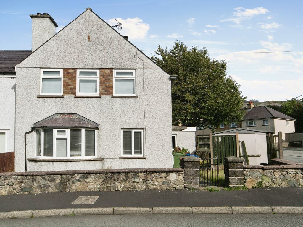 3 bed end terrace house for sale in Glanogwen, Bethesda, Bangor, Gwynedd LL57, £170,000