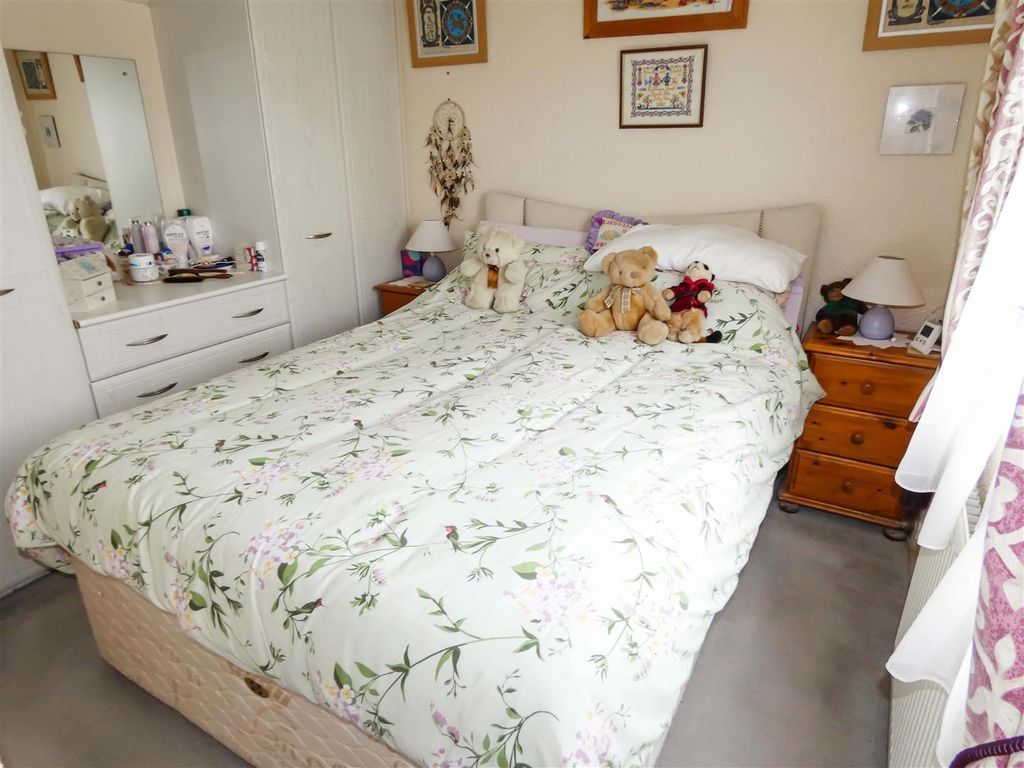 2 bed mobile/park home for sale in Maypole Lane, Yapton, Arundel BN18, £135,000