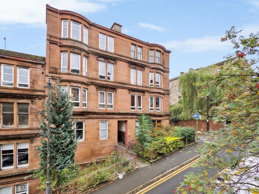 2 bed flat for sale in Scott Street, Glasgow G3, £189,000