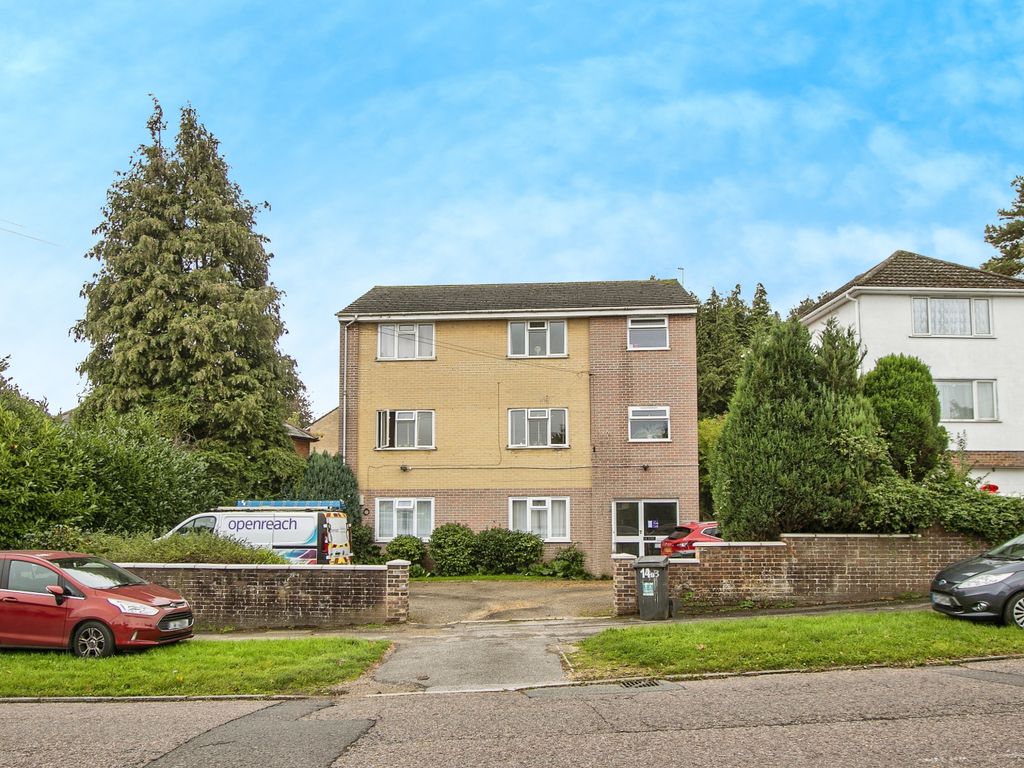2 bed flat for sale in Moore Avenue, Kinson, Bournemouth BH11, £210,000
