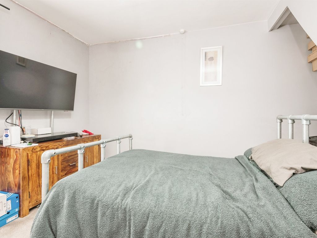 4 bed terraced house for sale in Buller Street, Bradford BD4, £110,000