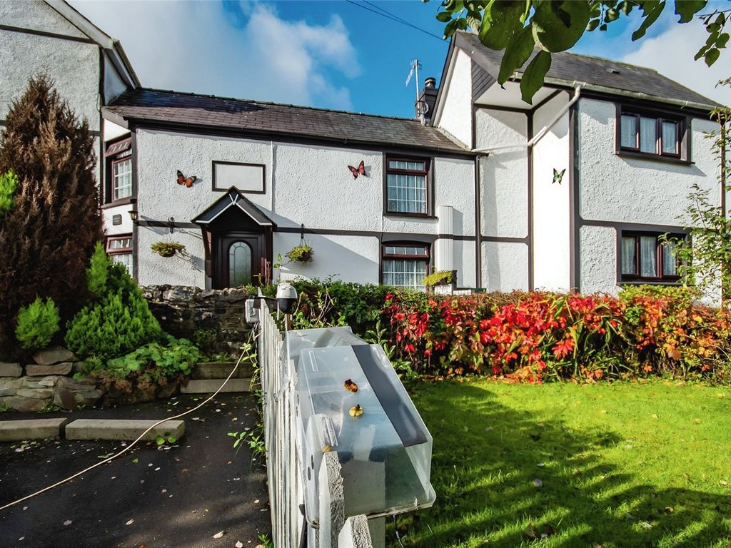 2 bed semi-detached house for sale in Cwrtnewydd, Llanybydder, Ceredigion SA40, £200,000